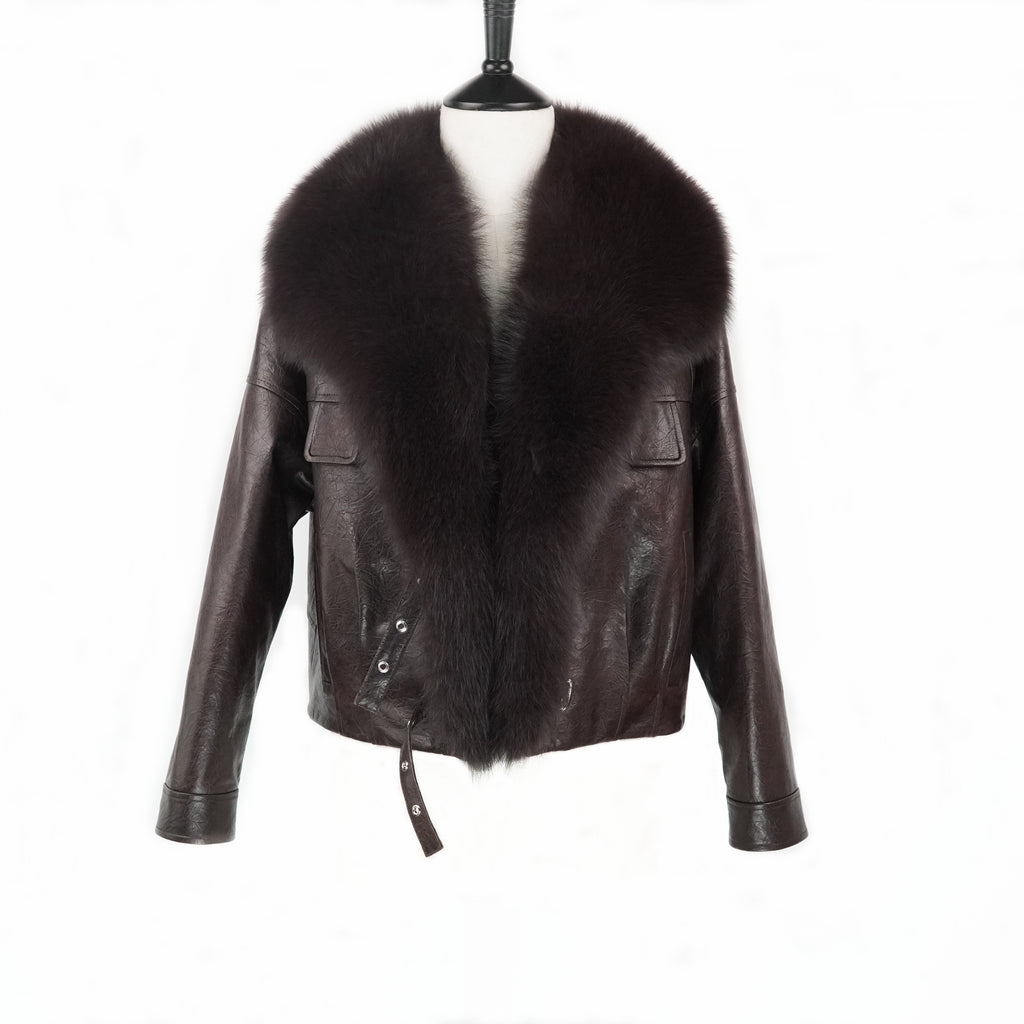 Young and fashionable short fox fur coat (9981)