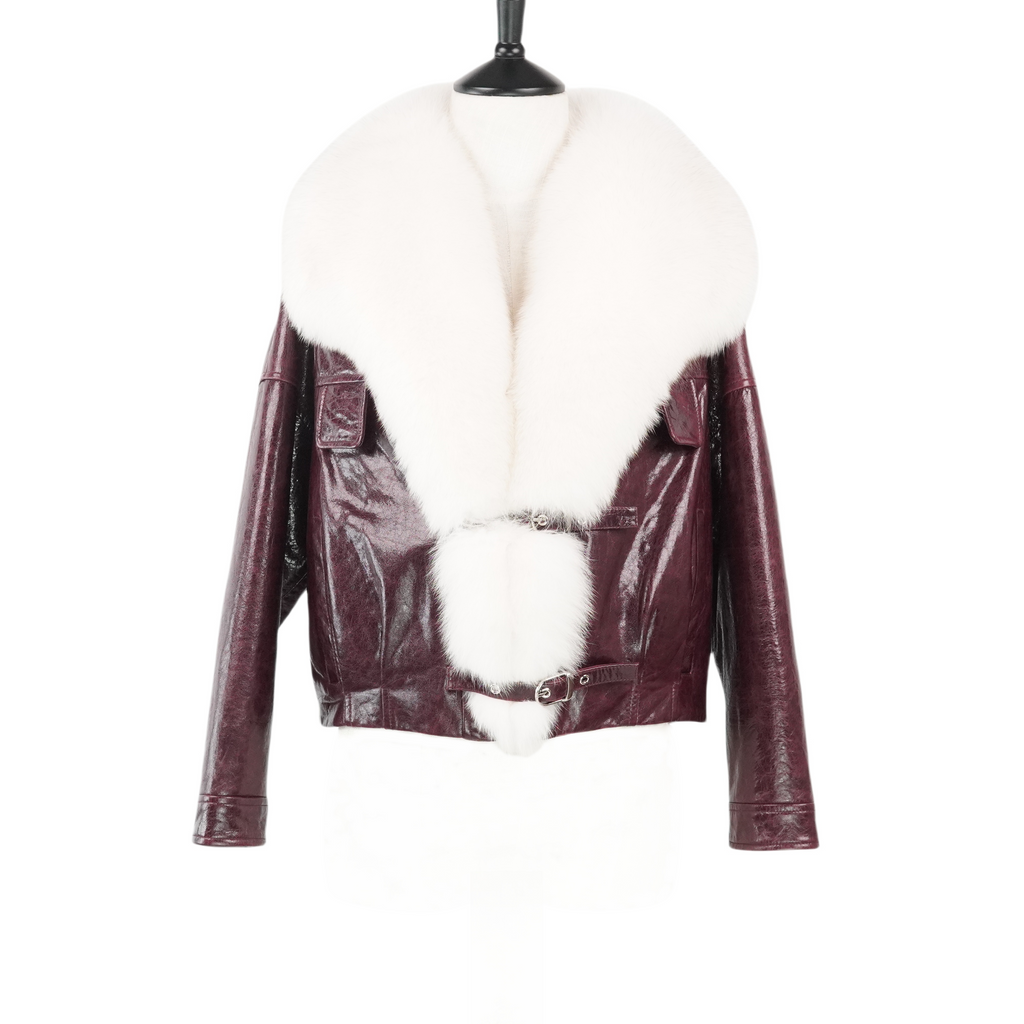 Young and fashionable short fox fur coat (9981)