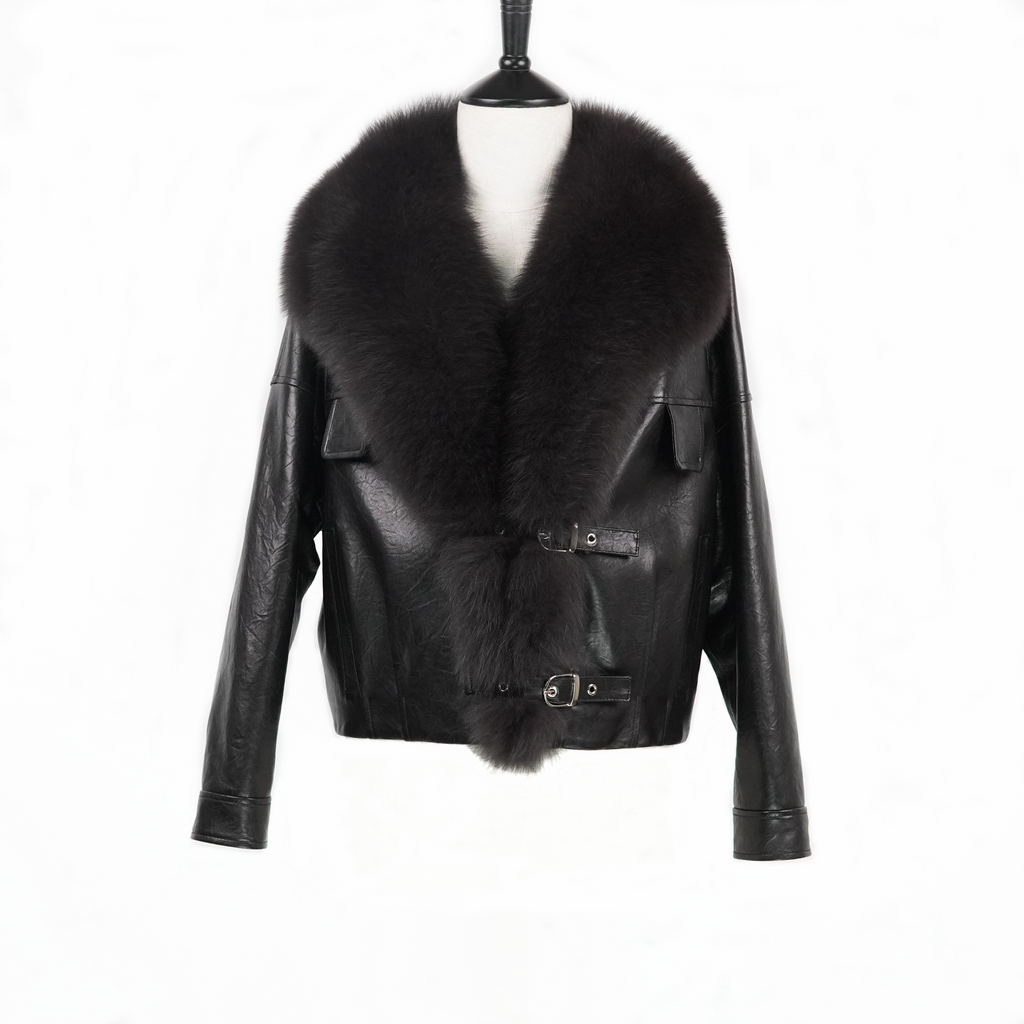 Young and fashionable short fox fur coat (9981)