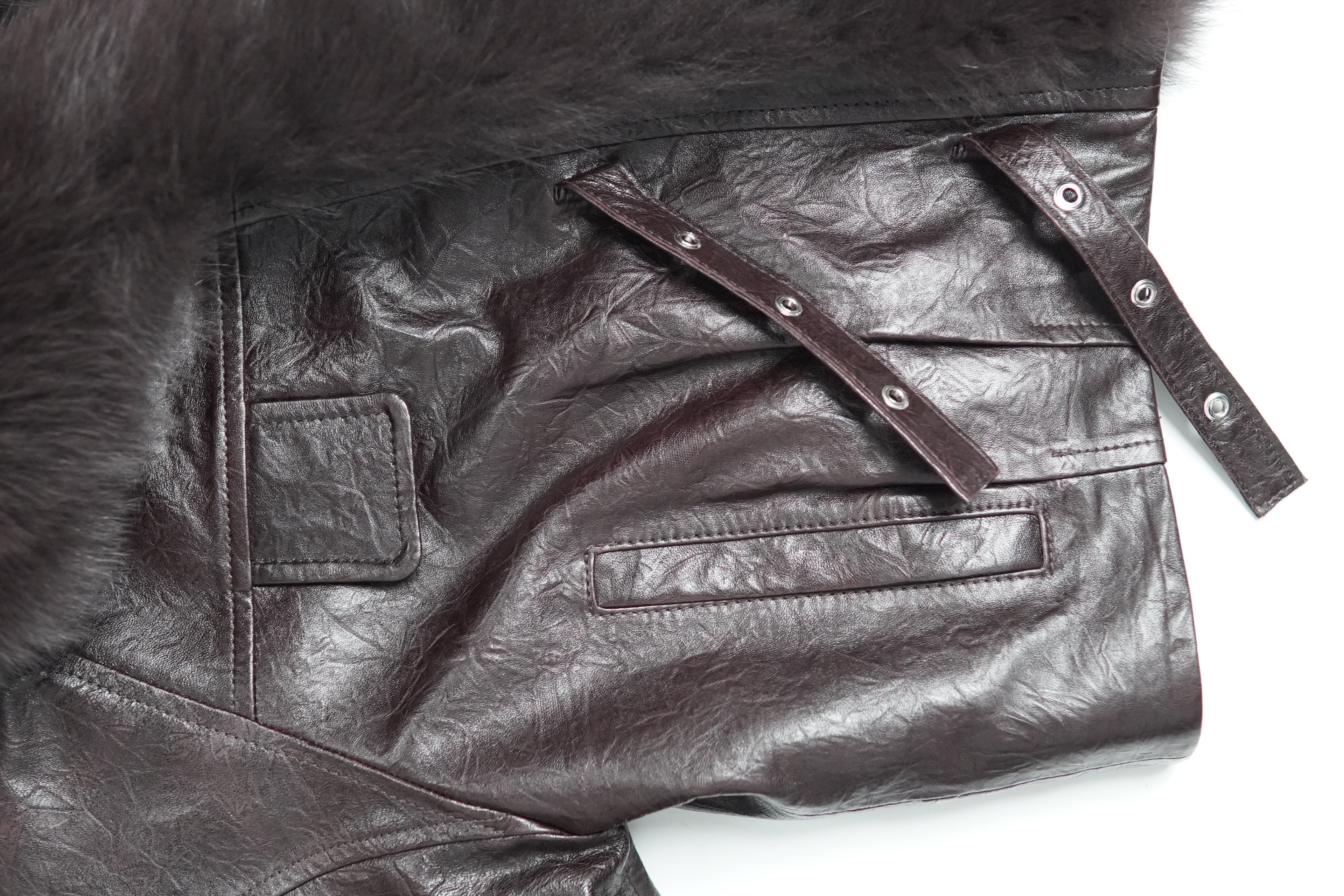 Young and fashionable short fox fur coat (9981)