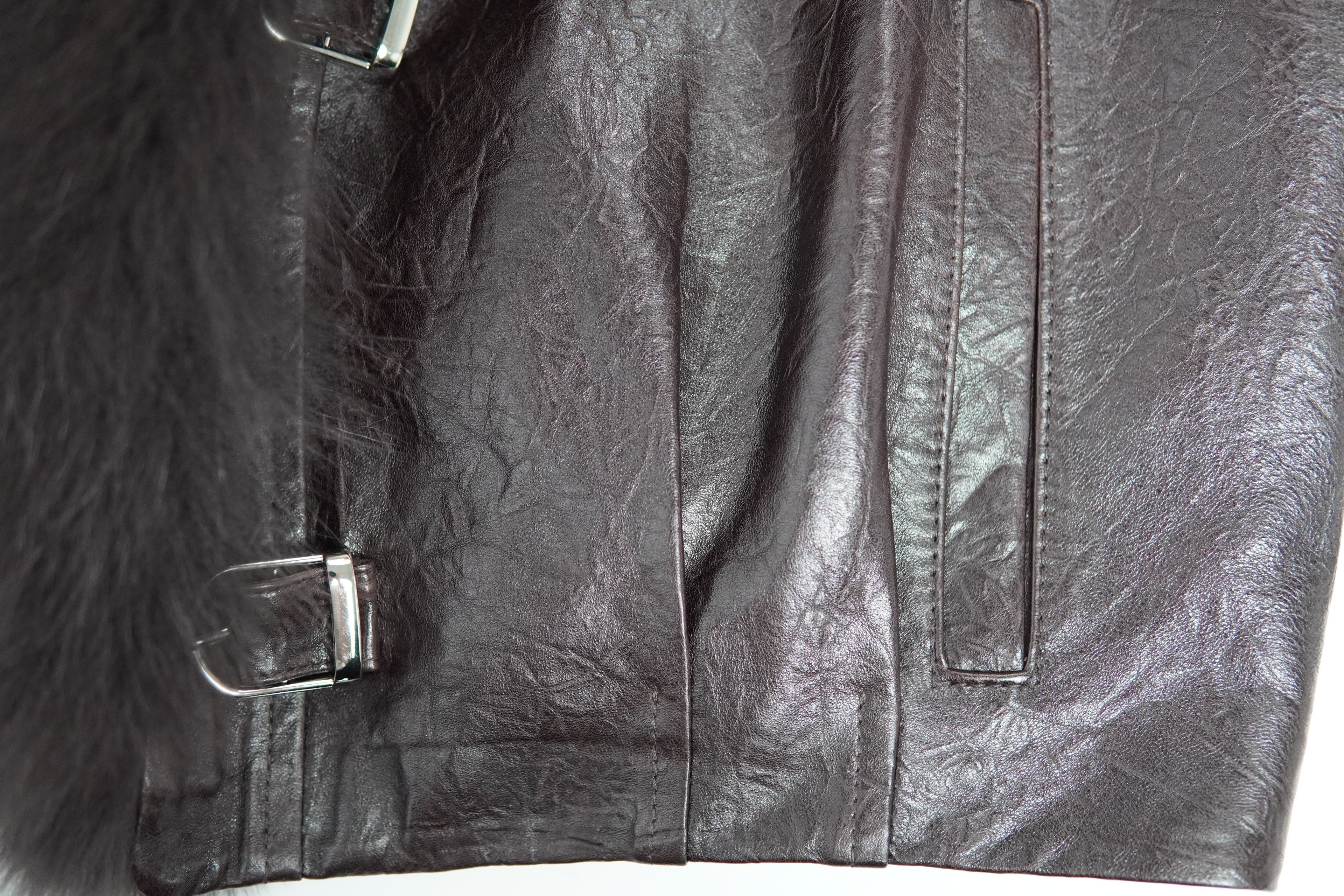 Young and fashionable short fox fur coat (9981)